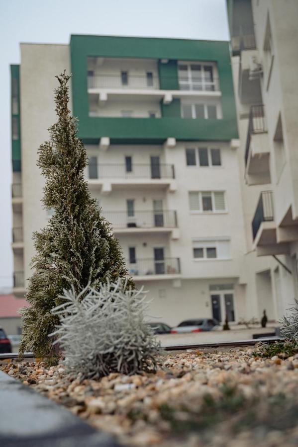Turcoazlux Apartments Oradea Extérieur photo