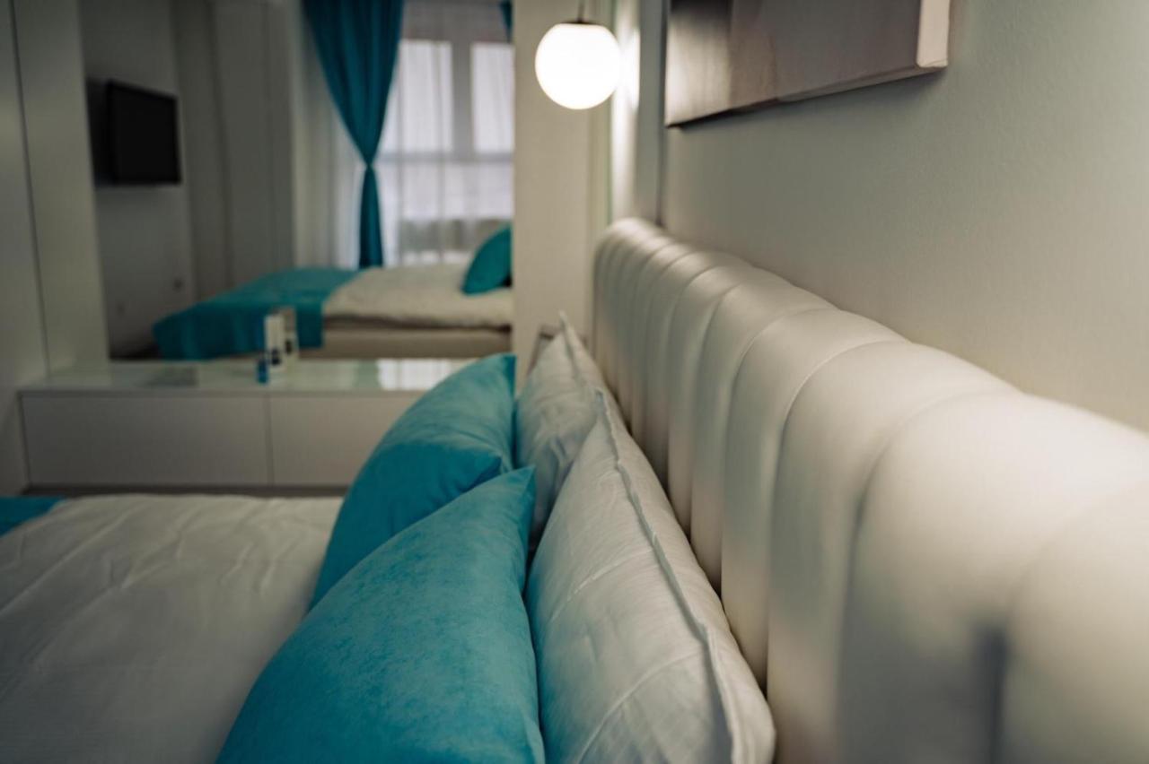 Turcoazlux Apartments Oradea Extérieur photo
