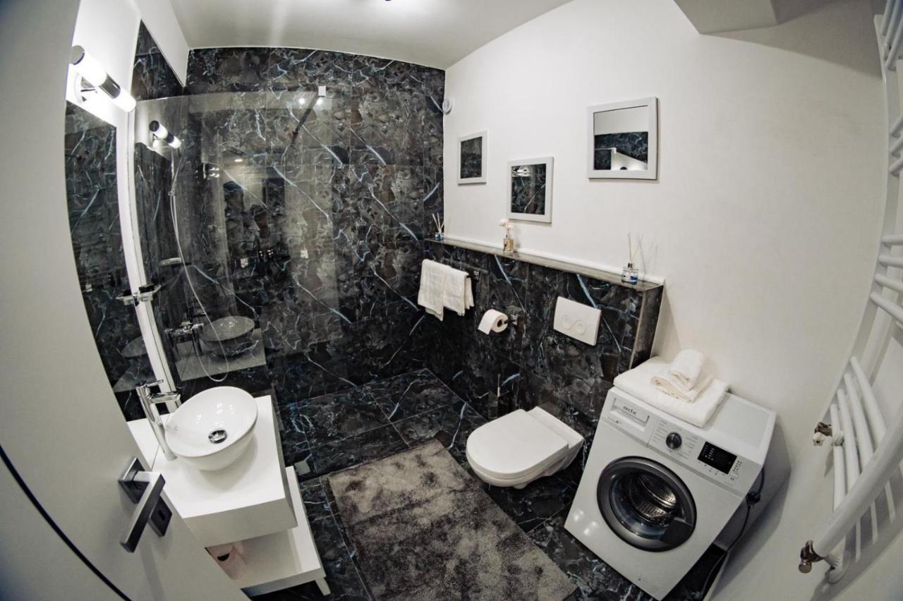 Turcoazlux Apartments Oradea Extérieur photo